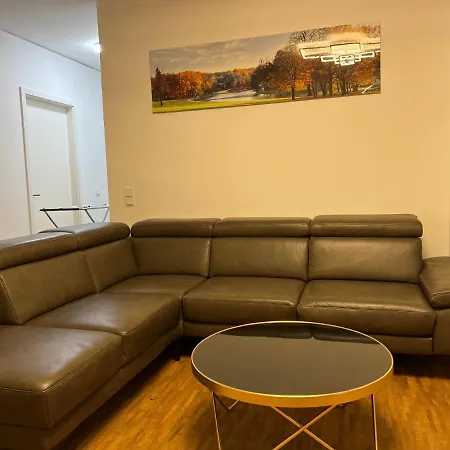 Three Bedroom In Centre With A Grand Garden