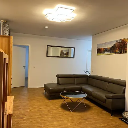 Three Bedroom In Centre With A Grand Garden Apartment Frankfurt am Main
