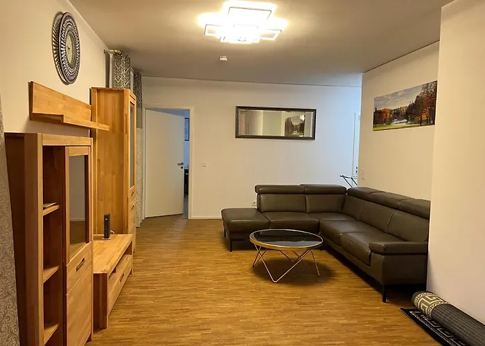 Three Bedroom In Centre With A Grand Garden