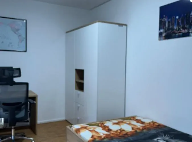 Διαμέρισμα Three Bedroom In Centre With A Grand Garden Φραγκφούρτη