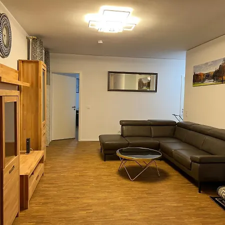 Three Bedroom In Centre With A Grand Garden